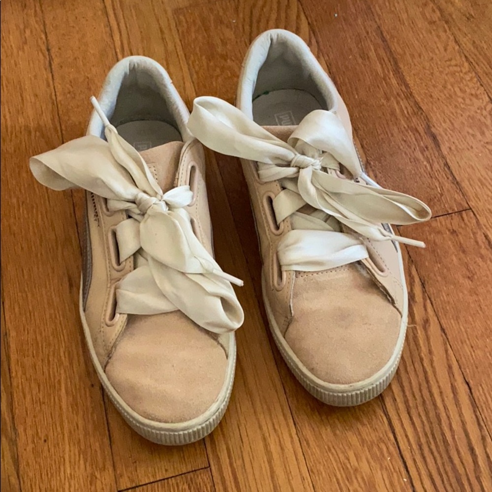 Puma sneakers with ribbon laces